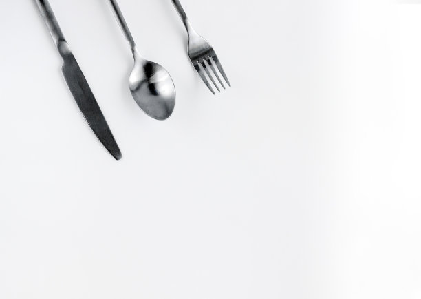 银叉，银匙，银刀单独放在白色上。图片下载