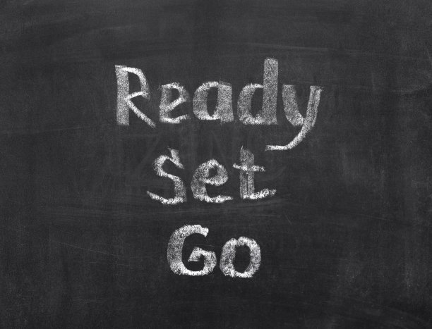 单词准备，设置，开始用粉笔写在黑板上图片下载