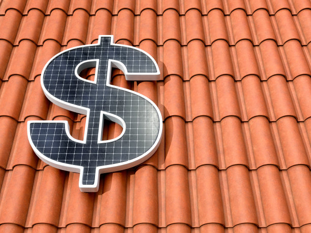 太阳能面板。葡萄牙瓷砖制成的屋顶上的美元符号形式的太阳能电池板的3D插图。图片下载