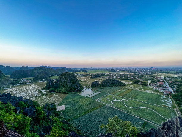 越南宁平县美丽的Mua岩洞图片下载