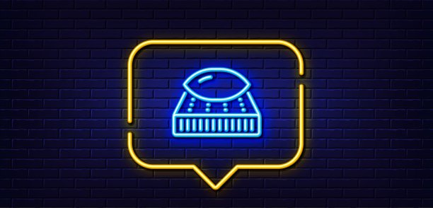 床垫与枕头线图标。骨科垫的迹象。霓虹灯说话泡泡。向量图片下载