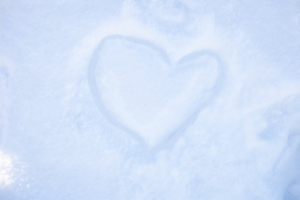 心画在雪里，表白，爱情图片下载