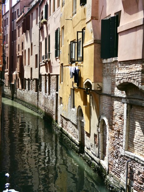 多彩的建筑和运河图片下载