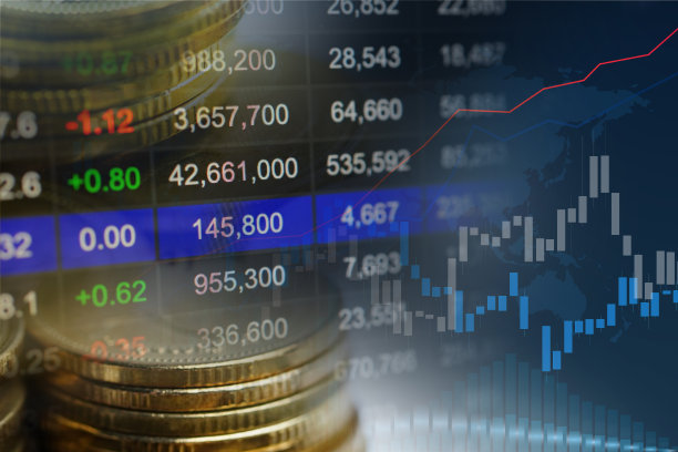 股票市场投资交易金融、币和俄旗或外汇等用于分析盈利金融业务趋势的数据背景。图片下载