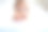 亚洲可爱宝宝在白色阳光充足的卧室。新生儿躺在床上放松图片下载
