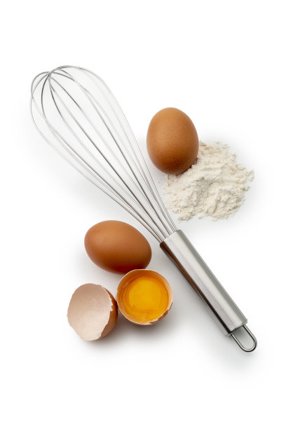 鸡蛋:搅拌，面粉和鸡蛋图片下载