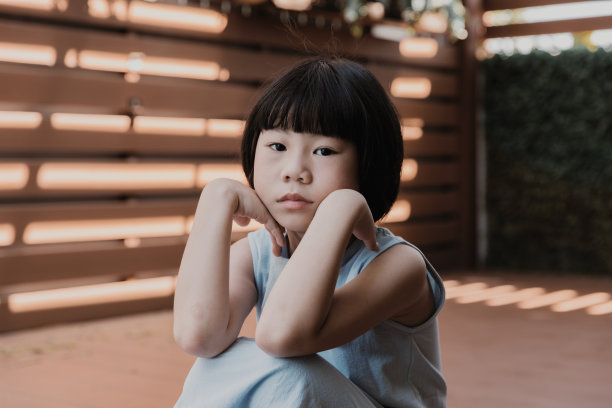 担心孩子的肖像图片下载