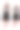 一对双胞胎女学生拿着她们背包的背带。图片下载