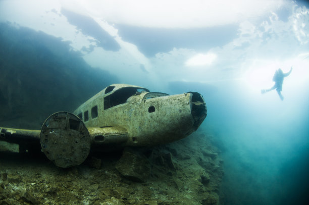 水下冰潜水图片下载