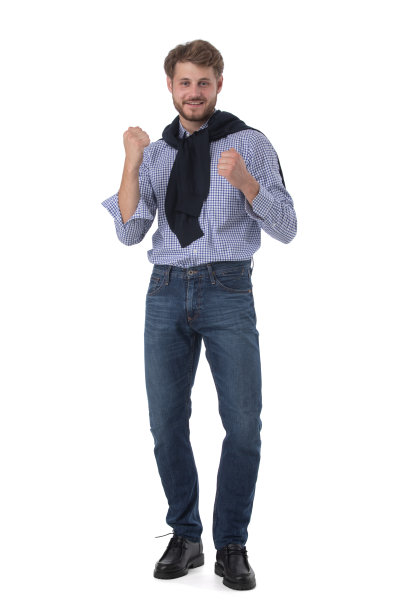 商人以胜利者的姿态举起拳头图片下载