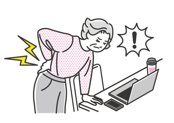 遭受背痛的老妇人图片下载