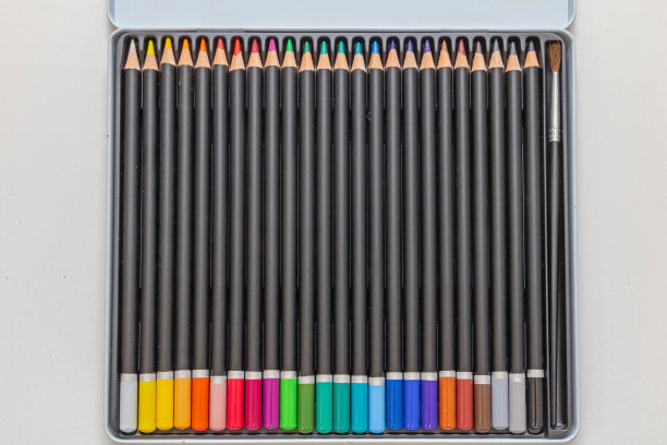彩色铅笔盒子图片下载