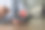 手使用智能手机手持GPS地图到路线目的地网络连接位置街道地图与GPS图标导航图片下载