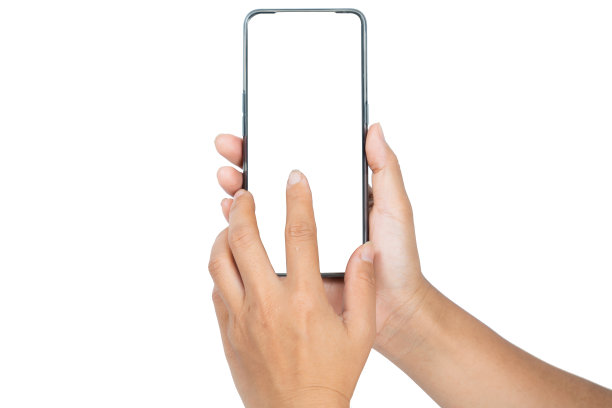 一只手拿着手机。模型为手机相机透明模式背景图片下载