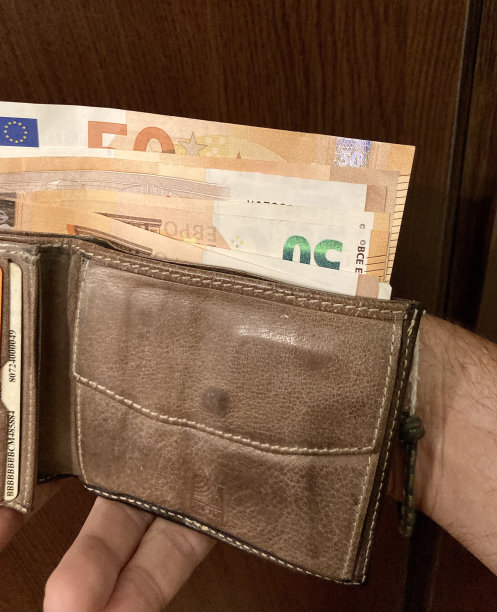 通货膨胀使你的现金贬值图片下载