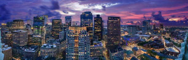 波士顿日落，波士顿城市景观天际线全景向西看金融区和西区图片下载