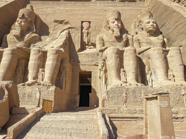 阿布辛贝勒神庙：拉美西斯二世时期的努比亚岩石神庙图片下载