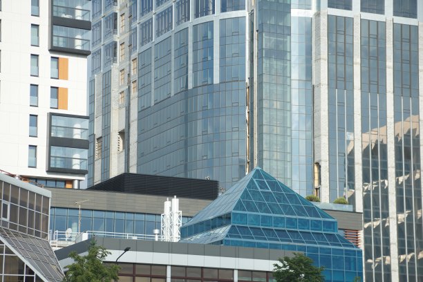 城市建筑立面的纹理组合。图片下载