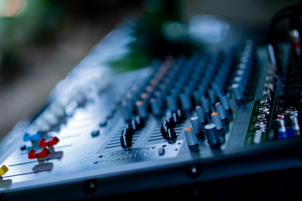 音乐会的声音检查，调音台控制，音乐工程师，后台图片下载