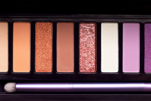 彩色眼影调色板的背景图片下载