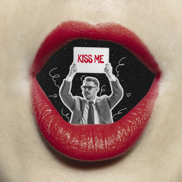 当代艺术拼贴。超现实的艺术与年轻男子内女性开放的嘴。控制言论、影响力、造假、突发新闻概念图片下载