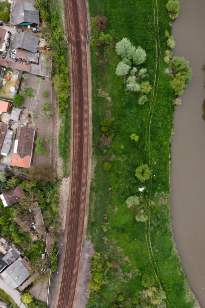 早上的铁路鸟瞰图图片下载