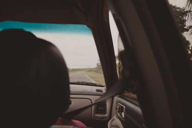 车内乘客的视野图片下载