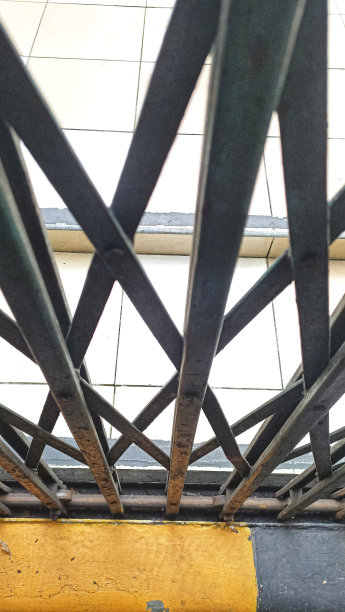 铁栅几何图案图片下载