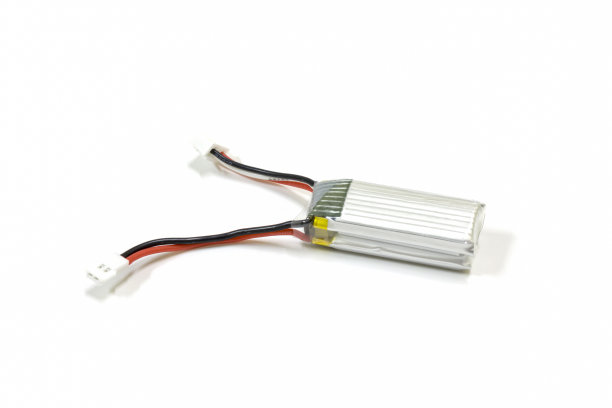 锂离子电池的RC玩具在白色背景，孤立。图片下载