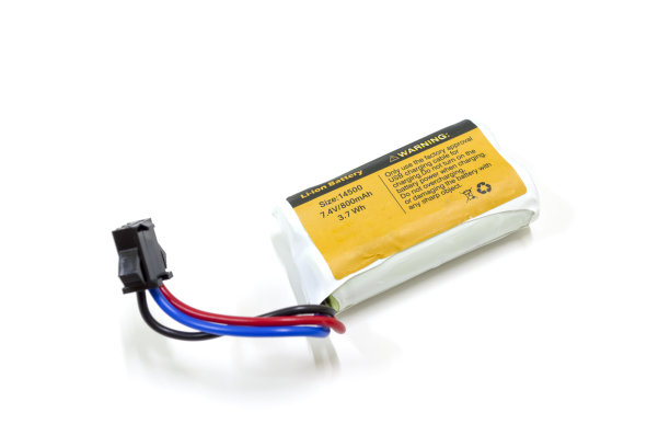 锂离子电池的RC玩具在白色背景，孤立。图片下载