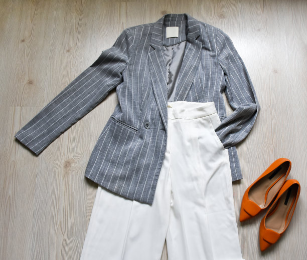 女士时装，女装，夹克，裤子和鞋子图片下载