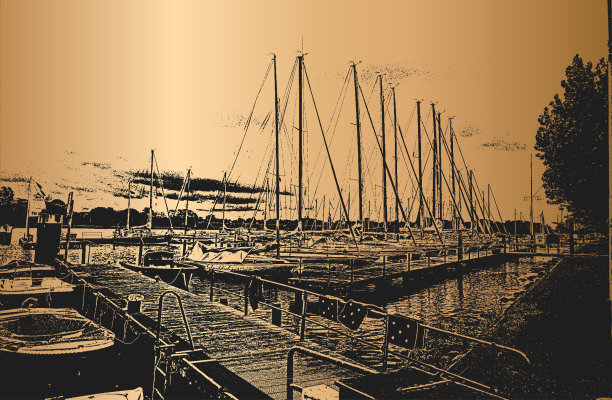 在德国有游艇的堤岸。港口停泊着帆船和游艇。海景。Kappeln。图片下载