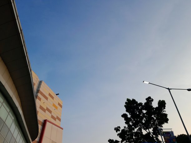 城市里天空的气氛图片下载