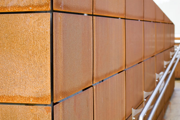 现代建筑耐候钢建筑的细节。图片下载