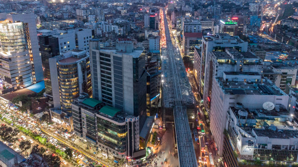 达卡夜晚的天际线，孟加拉国-库存图片图片下载