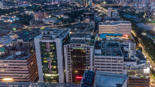 达卡城市夜晚的天际线，孟加拉国-库存图片图片下载