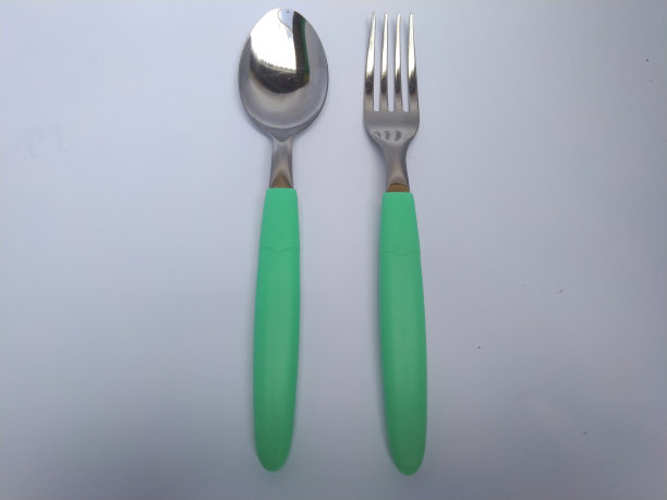 勺子和叉子在白色背景图片下载