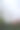 手里拿着刚出炉的白色棉花糖图片下载