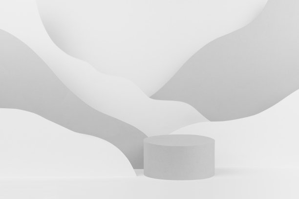 抽象的舞台-圆形讲台模型，柔和的浅白色和灰色的山景，简约的现代风格。模板场景用于广告、化妆品展示、商品展示。图片下载