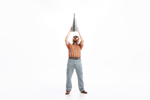 年轻男子的肖像穿着50、60年代时尚风格的服装摆孤立的白色背景。复古的复古风格，广告，情绪和面部表情图片下载