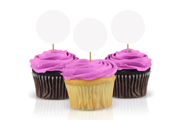 三个粉色纸杯蛋糕的纸杯蛋糕装饰模型图片下载