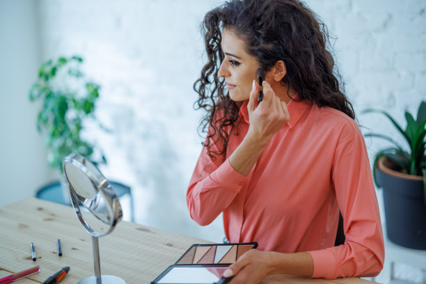 应用更多的脸红图片下载