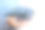 女人拿着一大碗成熟的蓝莓图片下载