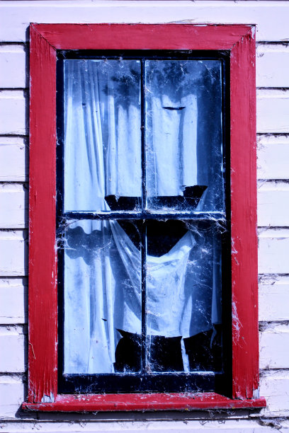 在新西兰奥塔哥的废弃酒吧里，没有面孔的凝视图片下载