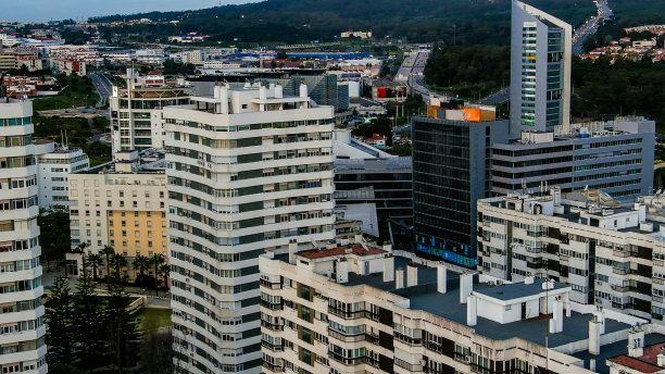 里斯本一座高楼的鸟瞰图图片下载