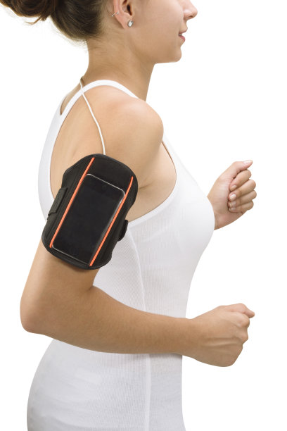 白人妇女戴着手机臂章，孤立的白人图片下载