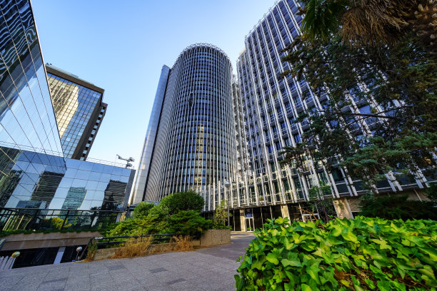 马德里市金融区拥有高层建筑，多家国际公司总部。图片下载