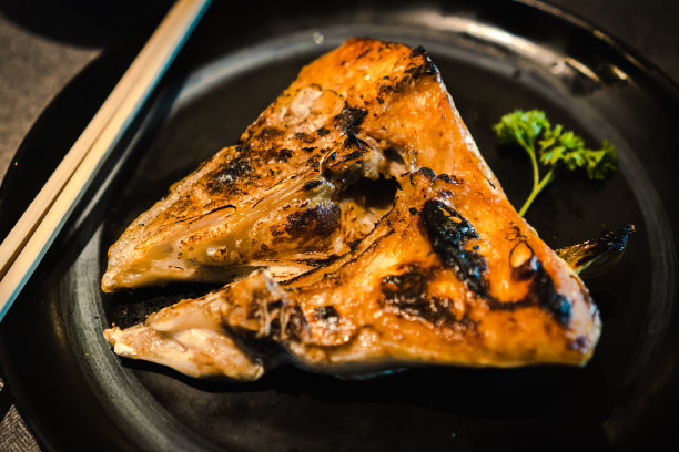 烤半三文鱼头图片下载