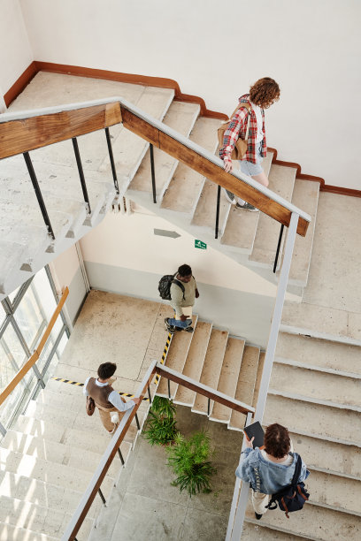 以上是高中生上下移动的角度图片下载