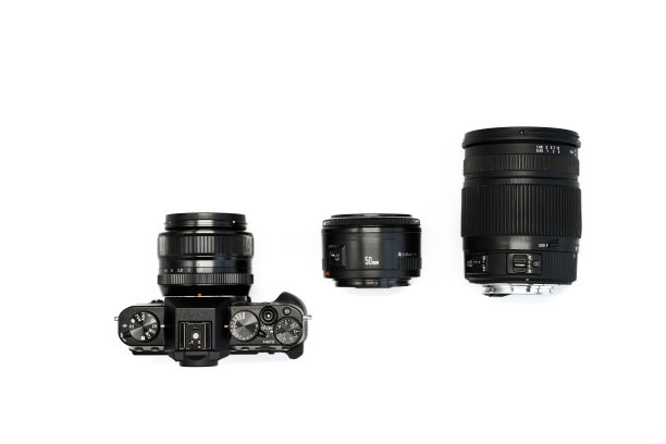 数码相机双镜头和相机在白底俯视图图片下载